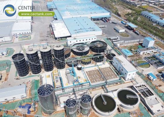 O projeto de engenharia dos reservatórios de armazenamento de lama satisfaz ou excede as normas AWWA D103-09 e EN/ISO28765:2011