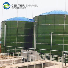 Tanques de água industriais verdes, tanques de digestão anaeróbica utilizados para gerar eletricidade