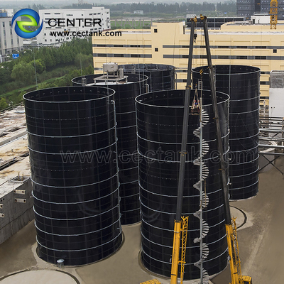O vidro fundiu os tanques de armazenamento líquidos para a lama industrial municipal das águas residuais ou determinado processamento